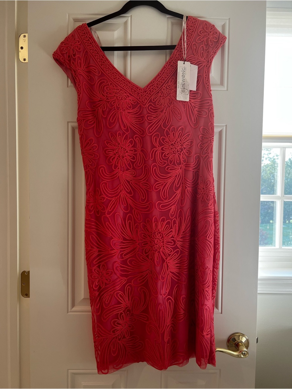 NWT-Sue Wong Coral Embroidered V-Neck Sheath Dress- size 14